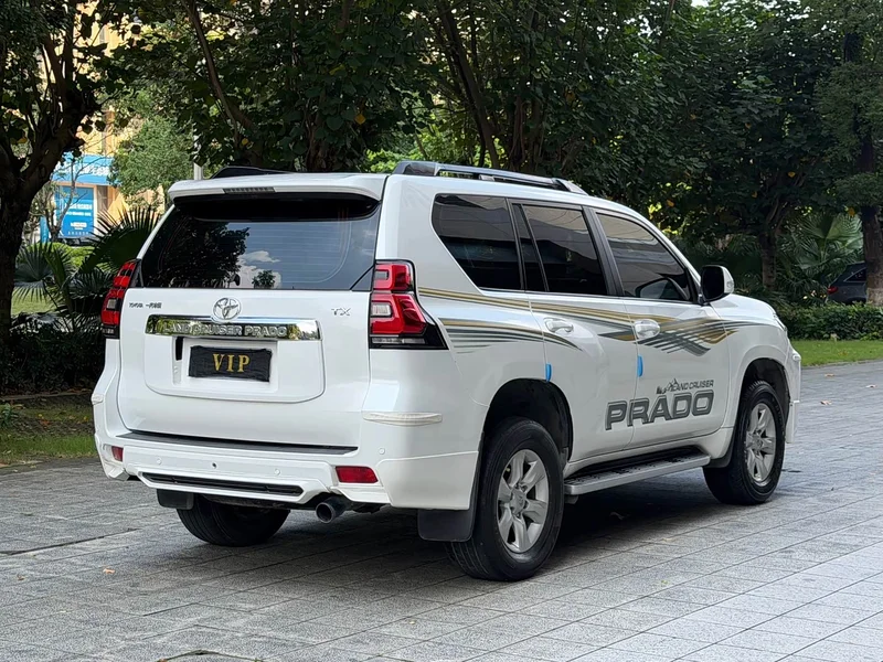 Toyota Prado — фото 15