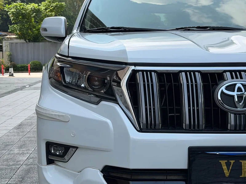 Toyota Prado — фото 4