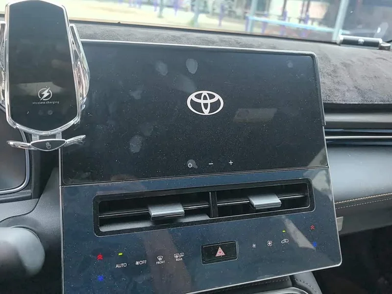 Toyota Avalon — фото 13