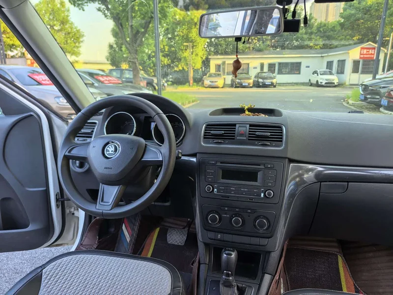 Skoda Yeti — фото 11
