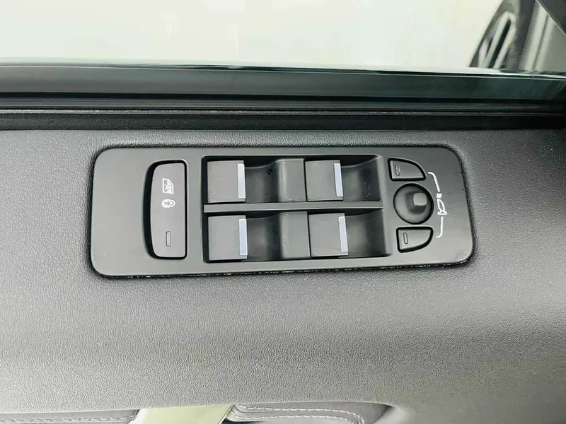 Land Rover Discovery — фото 12