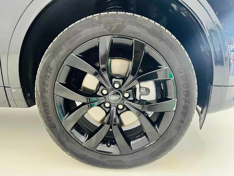 Land Rover Discovery — фото 17