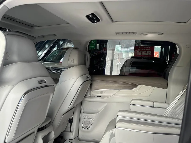 Roewe iMAX8 — фото 12
