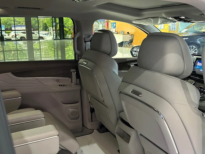 Roewe iMAX8 — фото 21
