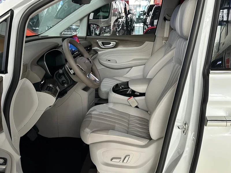 Roewe iMAX8 — фото 6