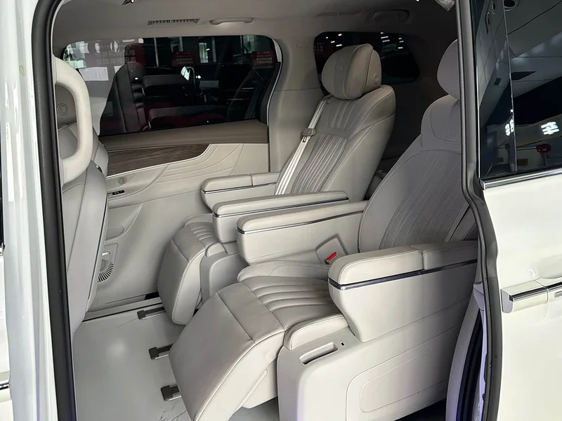 Roewe iMAX8 — фото 10