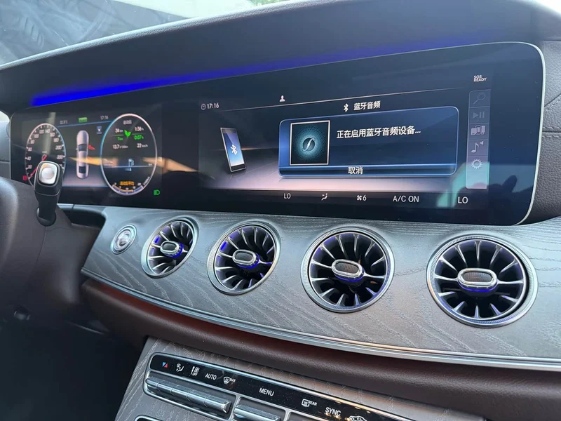 Mercedes-Benz CLS — фото 14