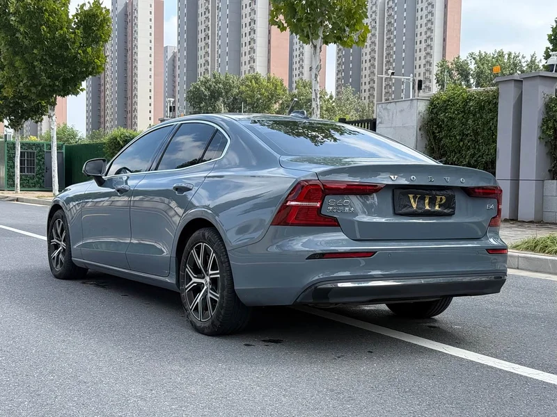 Volvo S60 — фото 7