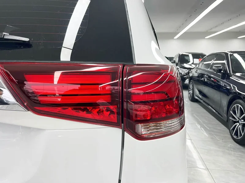 Mitsubishi Outlander — фото 20