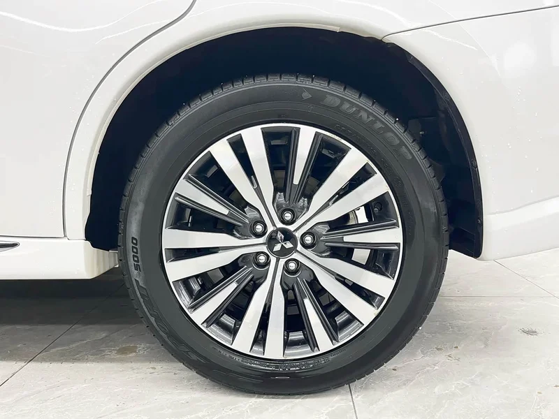Mitsubishi Outlander — фото 21