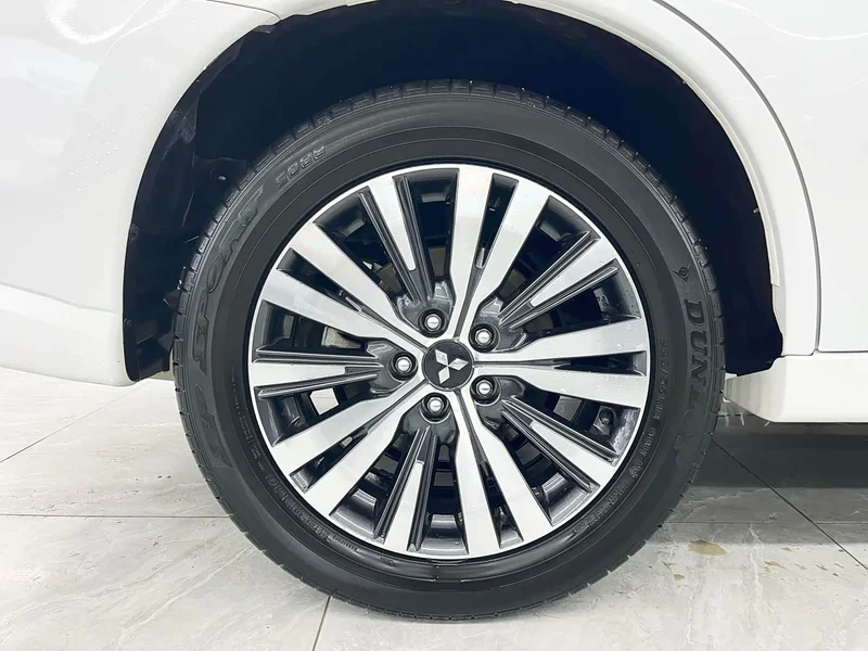 Mitsubishi Outlander — фото 22