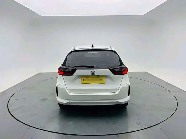 Honda Fit — фото 8