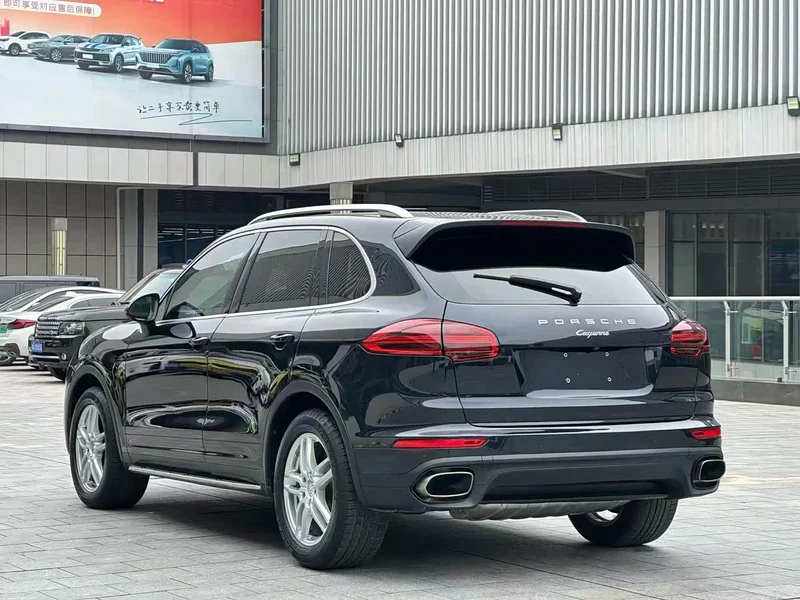 Porsche Cayenne — фото 7