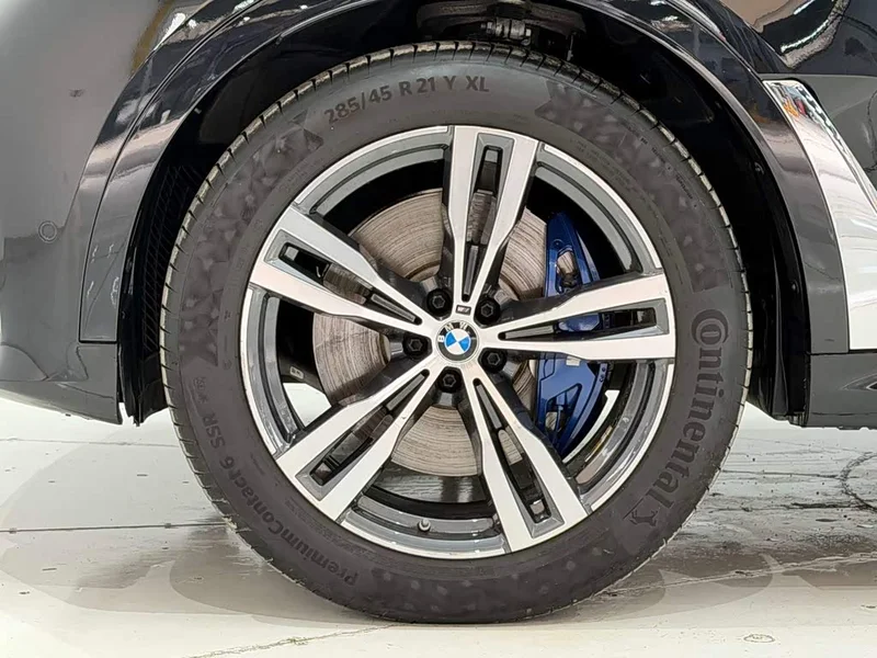 BMW X7 — фото 11