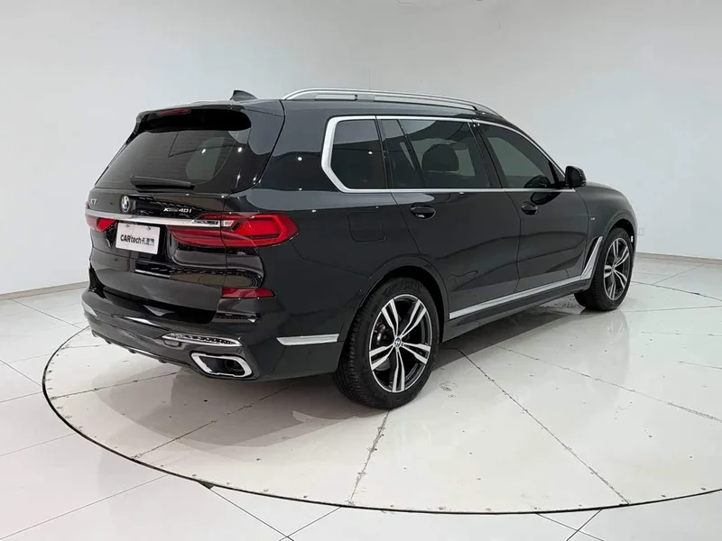 BMW X7 — фото 28