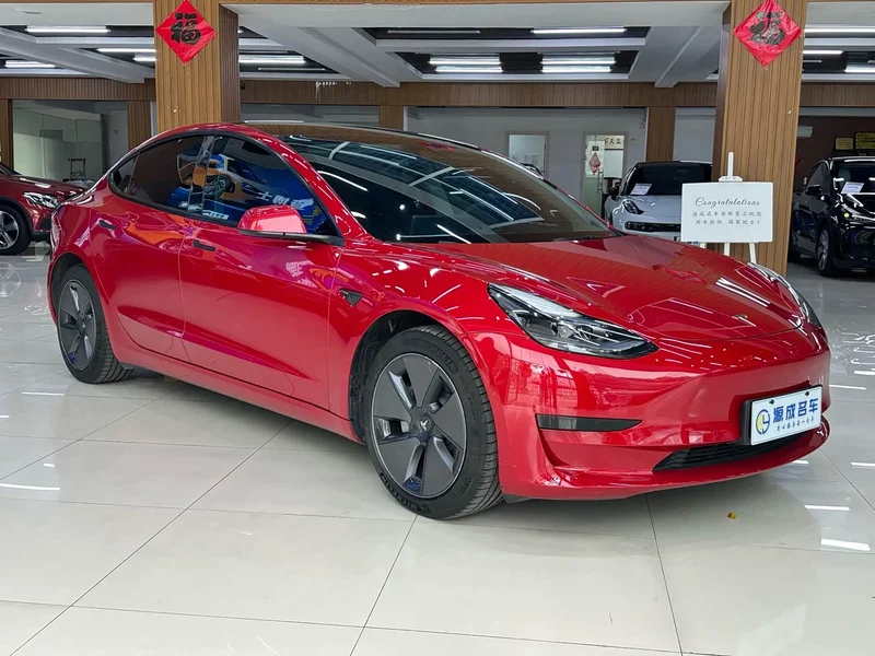 Tesla Model 3 — фото 5