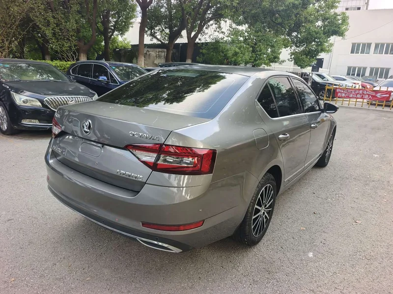 Volkswagen Octavia — фото 4