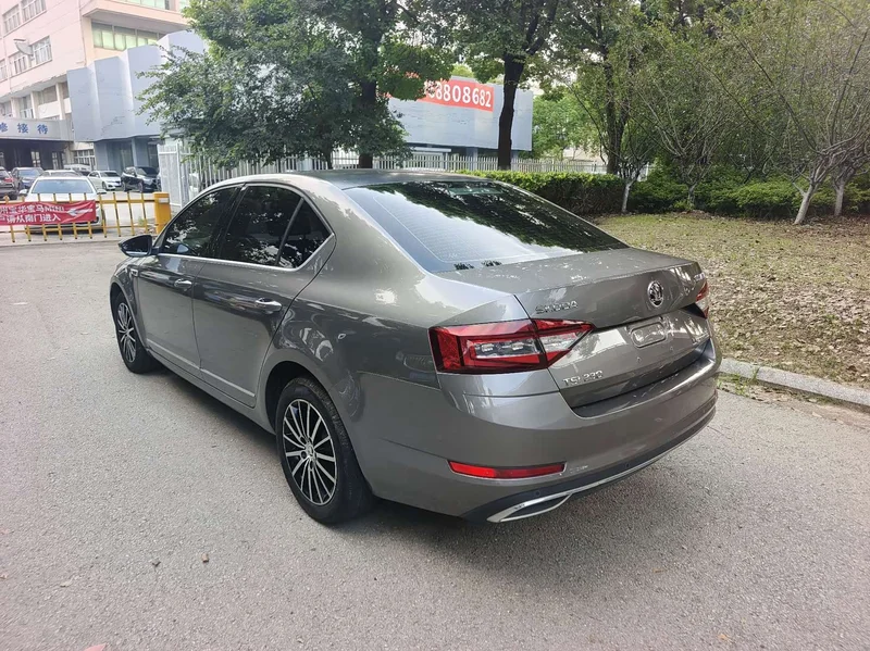 Volkswagen Octavia — фото 6