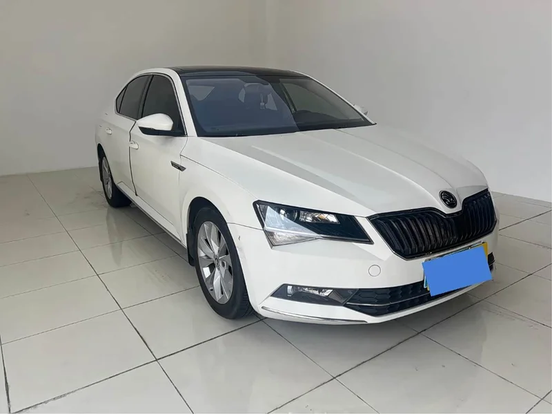 Skoda Superb — фото 2