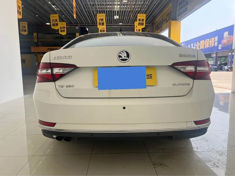 Skoda Superb — фото 10