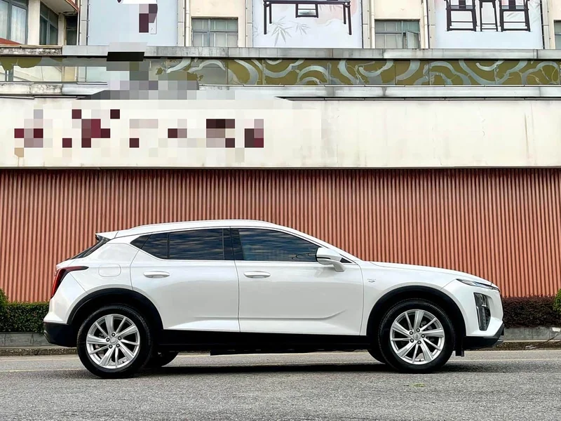 Cadillac GT4 — фото 20