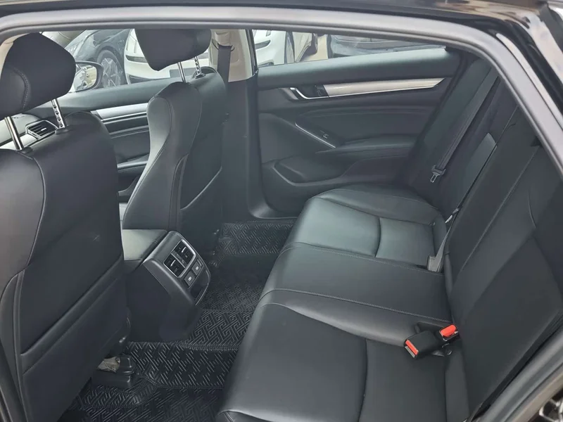 Honda Accord — фото 4