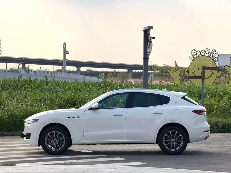 Maserati Levante — фото 13