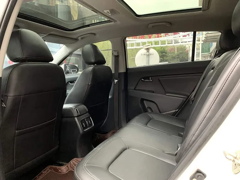 Kia Sportage — фото 8
