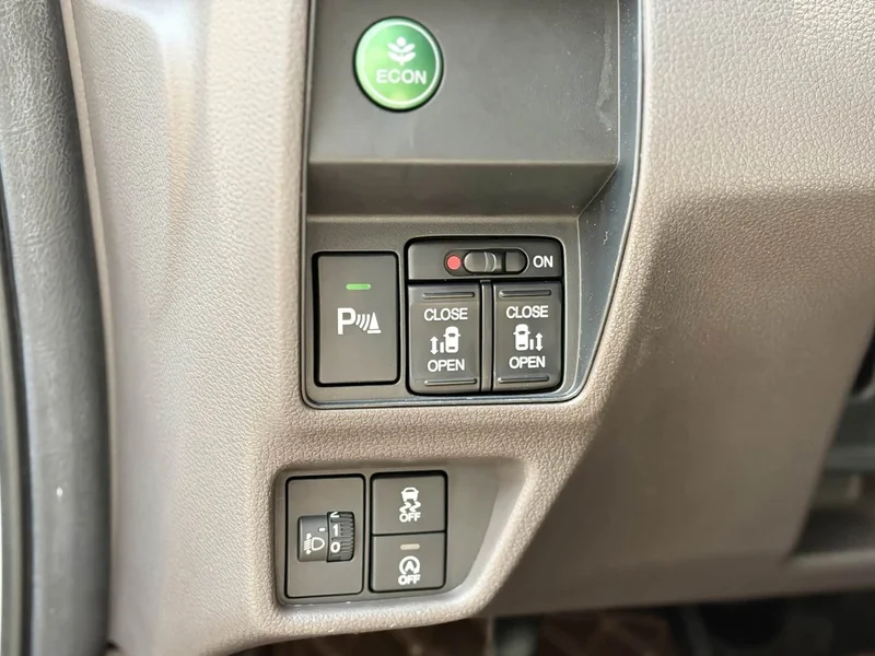 Honda Odyssey — фото 12