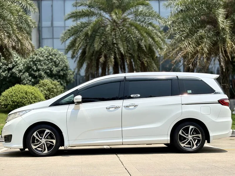 Honda Odyssey — фото 14