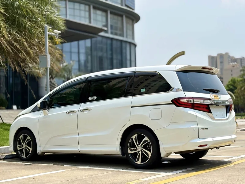 Honda Odyssey — фото 15