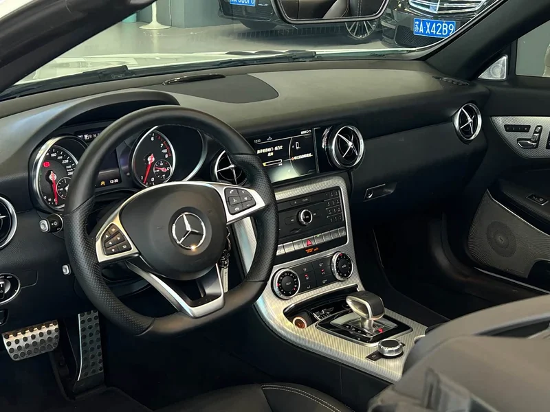 Mercedes-Benz SLC — фото 11