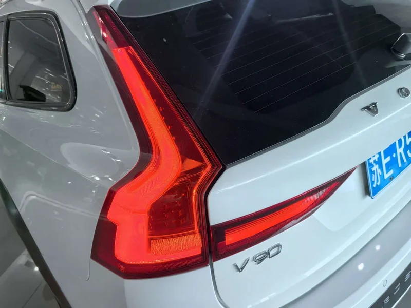 Volvo V90 — фото 7