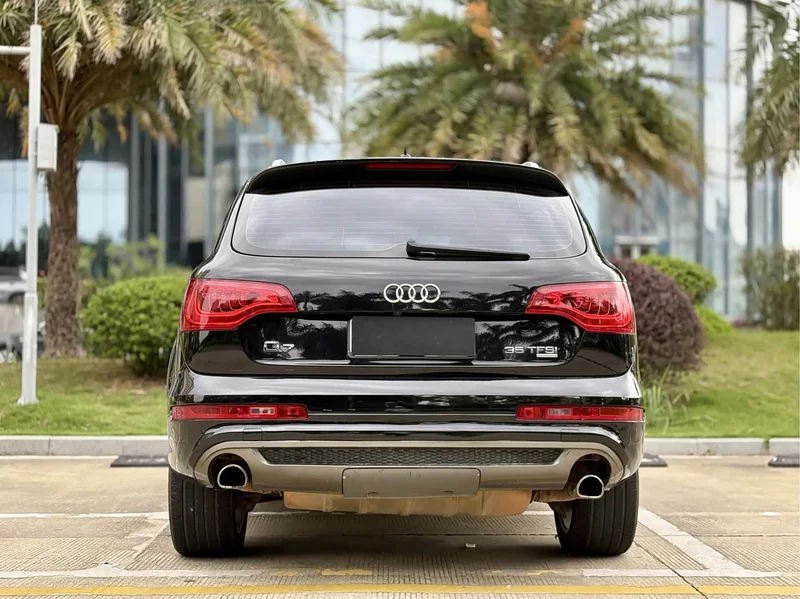 Audi Q7 — фото 15