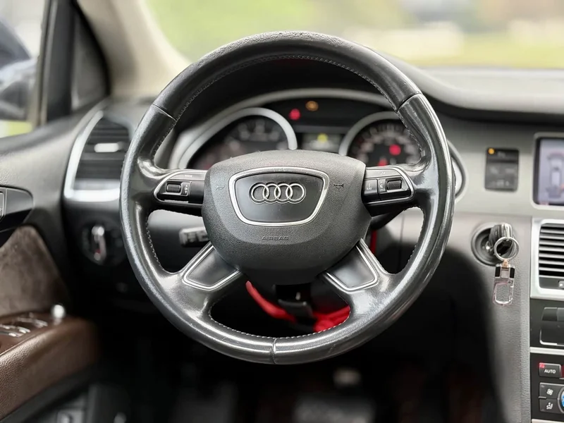 Audi Q7 — фото 7