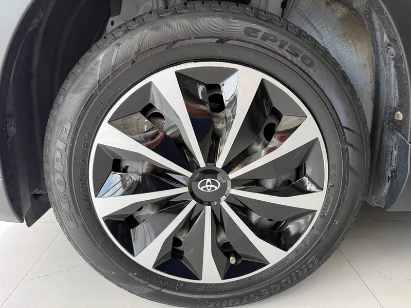 Toyota Yaris L — фото 13