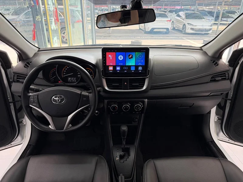 Toyota Yaris L — фото 8