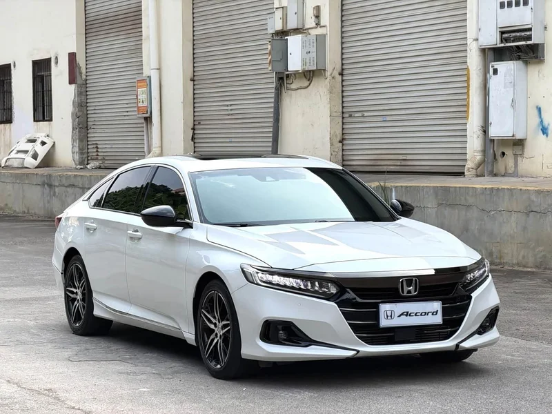 Honda Accord — фото 4