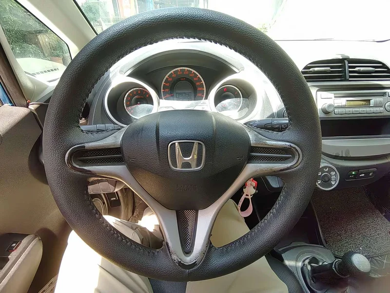 Honda Fit — фото 13