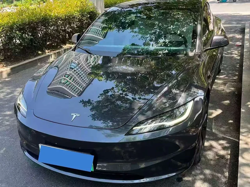 Tesla Model 3 — фото 3