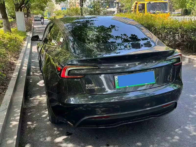 Tesla Model 3 — фото 6