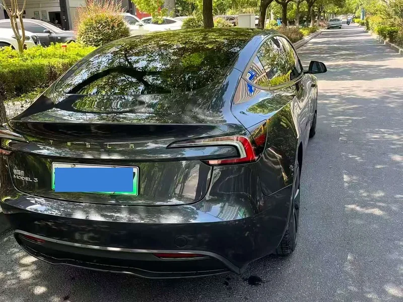 Tesla Model 3 — фото 7