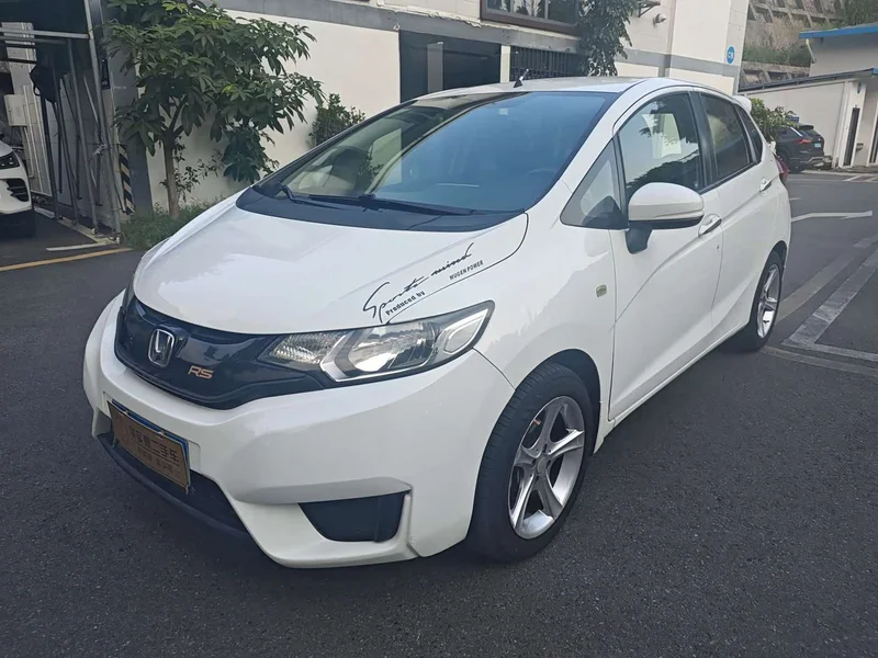 Honda Fit — фото 1