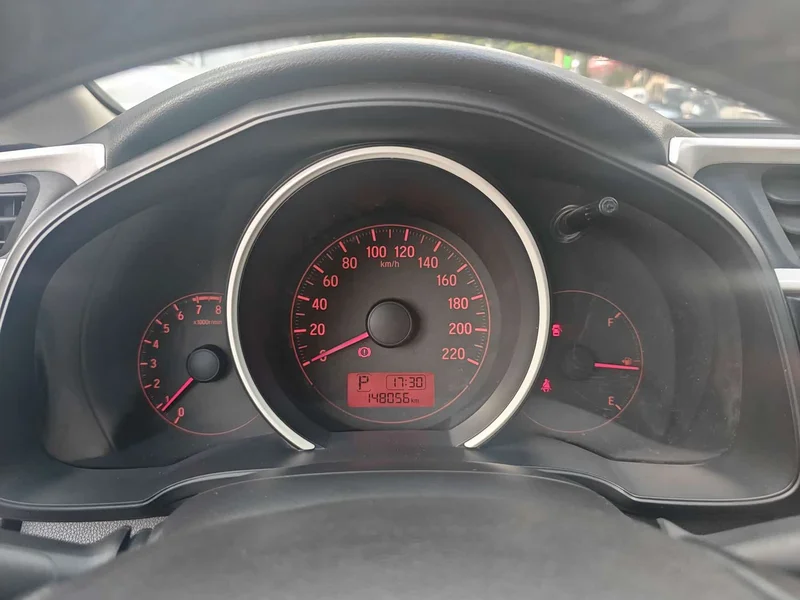 Honda Fit — фото 12