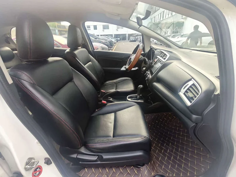 Honda Fit — фото 13