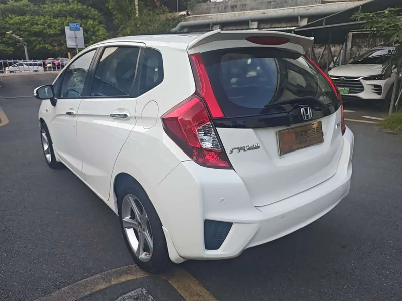 Honda Fit — фото 4