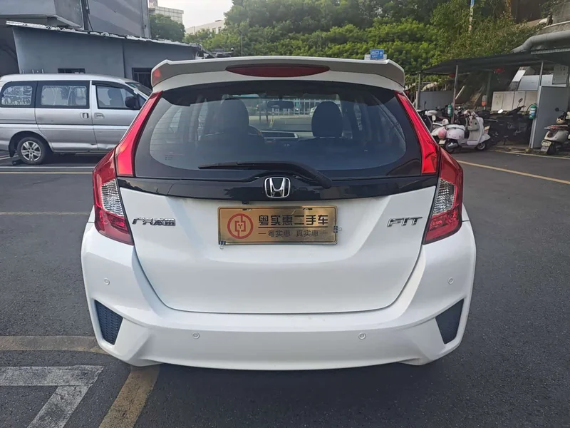 Honda Fit — фото 5