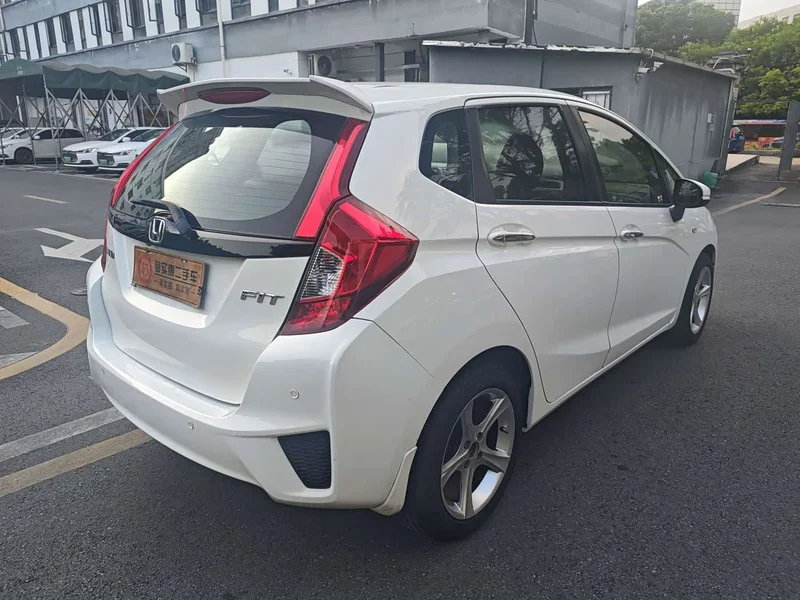 Honda Fit — фото 6