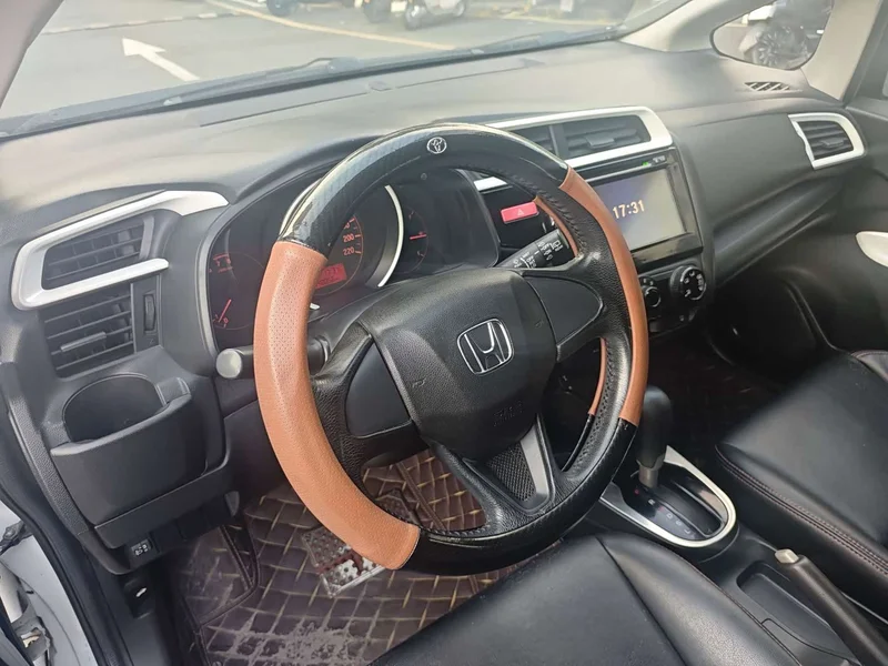 Honda Fit — фото 8