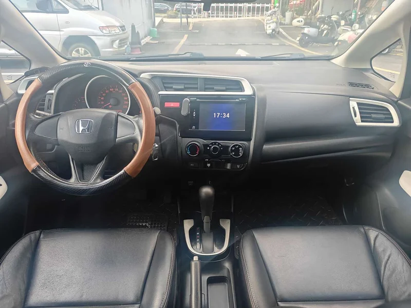 Honda Fit — фото 9